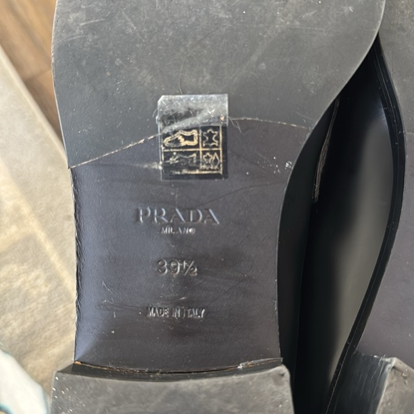 PRADA logo leather loafers 39.5 - Picture 8 of 9